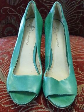 b. makowsky Teal Green Leather Peep-Toe Pumps 10